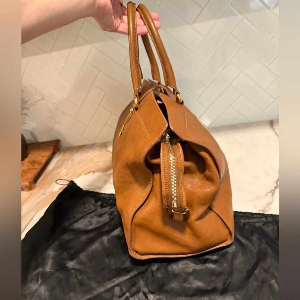Yves Saint Laurent Brown Leather Medium Cabas Chyc Tote - Picture 3 of 15
